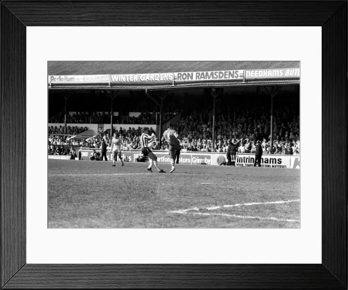Framed Print : Grimsby 0 v. Chelsea 1. May 1984 MF15-12-021 Framed Print : Grimsby 0 v. Chelsea 1. May 1984 MF15-12-021