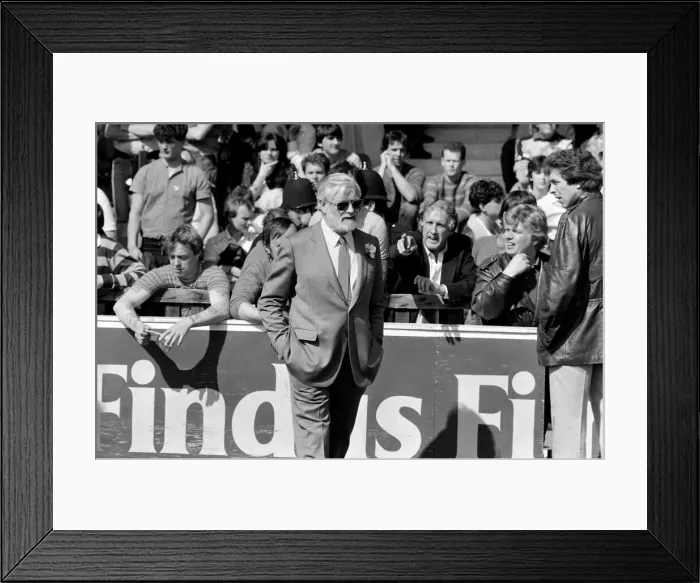 Framed Print : Grimsby 0 v. Chelsea 1. May 1984 MF15-12-016 Framed Print : Grimsby 0 v. Chelsea 1. May 1984 MF15-12-016