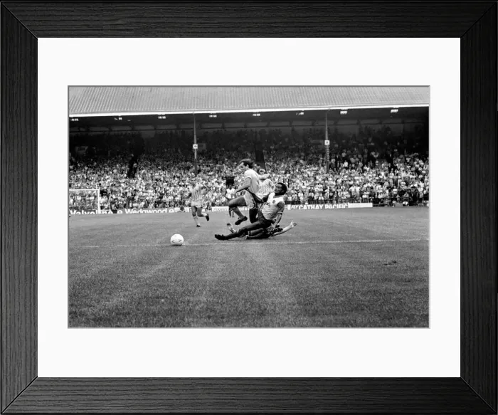 Framed Print : Stoke 2 v. Sheffield Wednesday 1 (Farrell). September 1984 MF17-16-019 Framed Print : Stoke 2 v. Sheffield Wednesday 1 (Farrell). September 1984 MF17-16-019