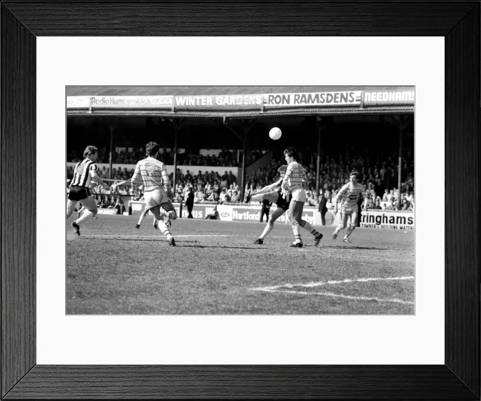 Framed Print : Grimsby 0 v. Chelsea 1. May 1984 MF15-12-002 Framed Print : Grimsby 0 v. Chelsea 1. May 1984 MF15-12-002