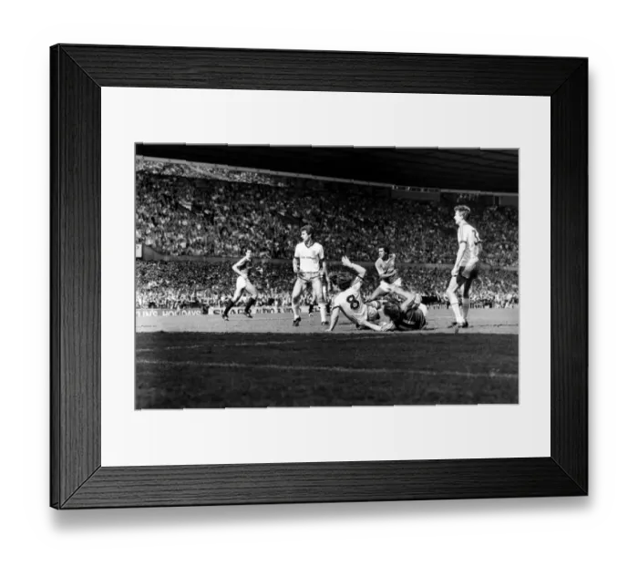 Framed Print : Manchester United 0 v. West Ham 0. April 1984 MF15-08-045 Framed Print : Manchester United 0 v. West Ham 0. April 1984 MF15-08-045