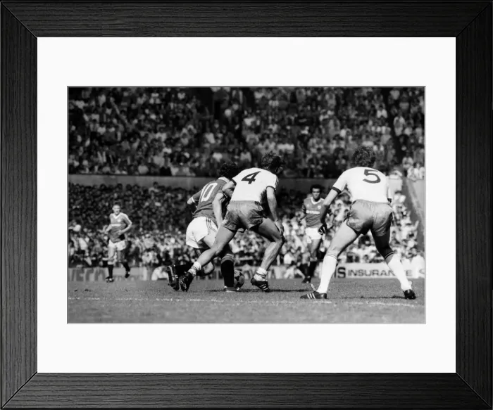 Framed Print : Manchester United 0 v. West Ham 0. April 1984 MF15-08-021 Framed Print : Manchester United 0 v. West Ham 0. April 1984 MF15-08-021