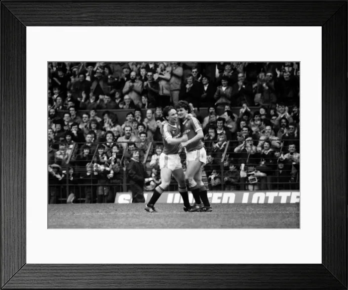 Framed Print : English League Division One match at Old Trafford. Manchester United 4 v Arsenal 0 Framed Print : English League Division One match at Old Trafford. Manchester United 4 v Arsenal 0