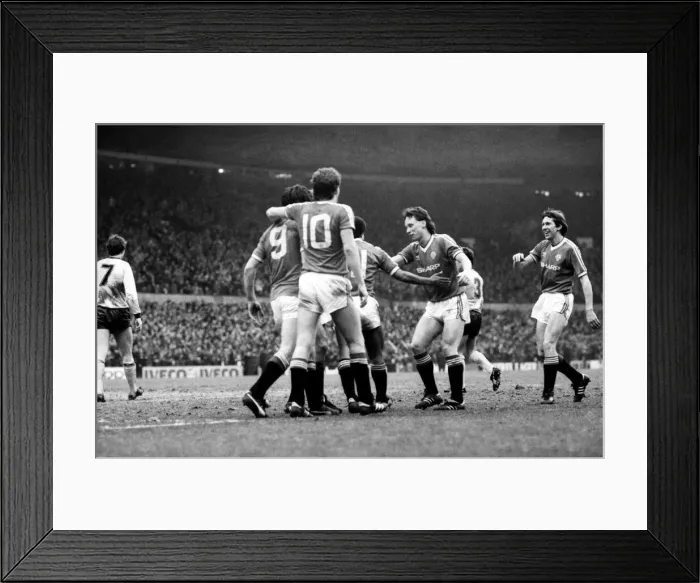 Framed Print : English League Division One match at Old Trafford. Manchester United 4 v Arsenal 0 Framed Print : English League Division One match at Old Trafford. Manchester United 4 v Arsenal 0