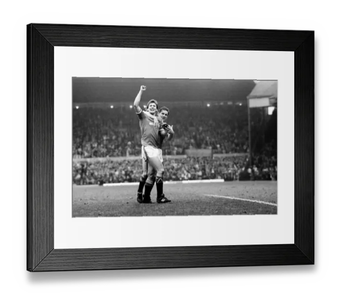Framed Print : English League Division One match at Old Trafford. Manchester United 4 v Arsenal 0 Framed Print : English League Division One match at Old Trafford. Manchester United 4 v Arsenal 0