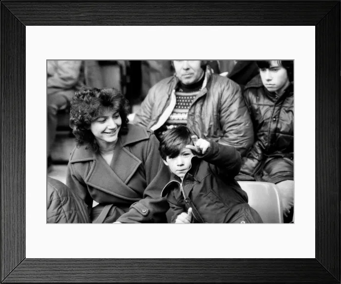 Framed Print : Liverpool 2 v. Queens Park Rangers 0. February 1984 MF14-13-014 Framed Print : Liverpool 2 v. Queens Park Rangers 0. February 1984 MF14-13-014