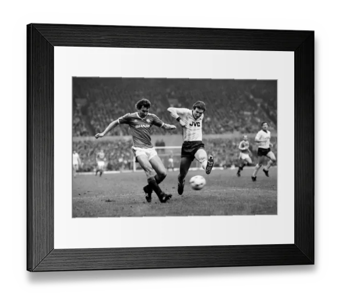 Framed Print : English League Division One match at Old Trafford. Manchester United 4 v Arsenal 0