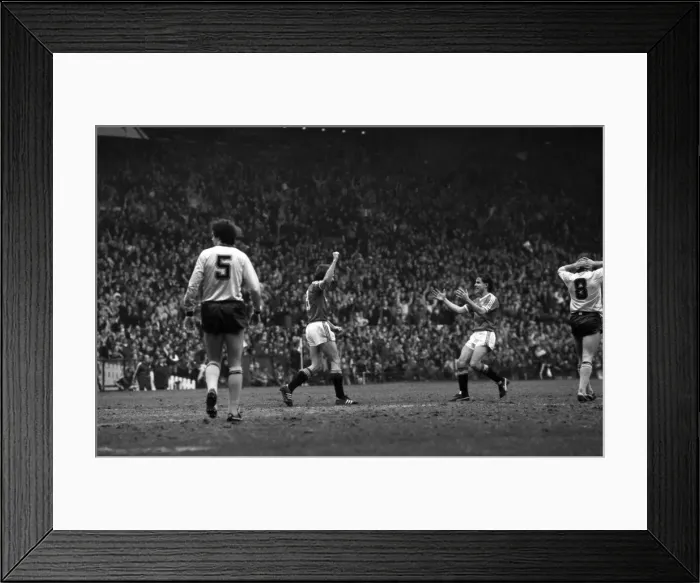 Framed Print : English League Division One match at Old Trafford. Manchester United 4 v Arsenal 0