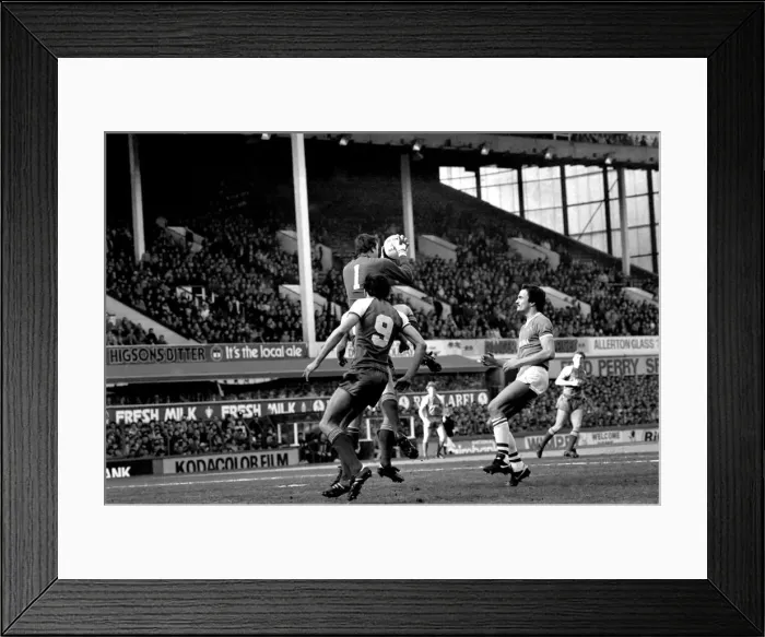 Framed Print : Luton Town 0 v. Liverpool 0. February 1984 MF14-09-061 Framed Print : Luton Town 0 v. Liverpool 0. February 1984 MF14-09-061