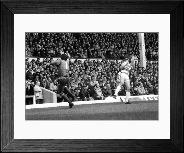Framed Print : Liverpool 2 v. Queens Park Rangers 0. February 1984 MF14-13-001 Framed Print : Liverpool 2 v. Queens Park Rangers 0. February 1984 MF14-13-001