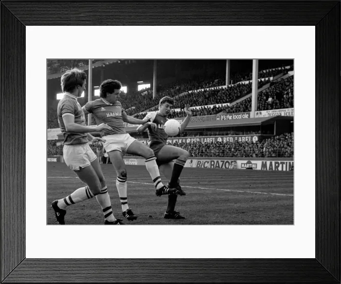 Framed Print : Luton Town 0 v. Liverpool 0. February 1984 MF14-09-041