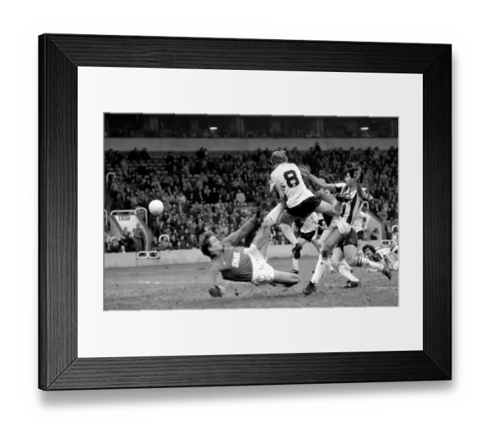 Framed Print : West Bromwich Albion 1 v. Everton 1. February 1984 MF14-08-014