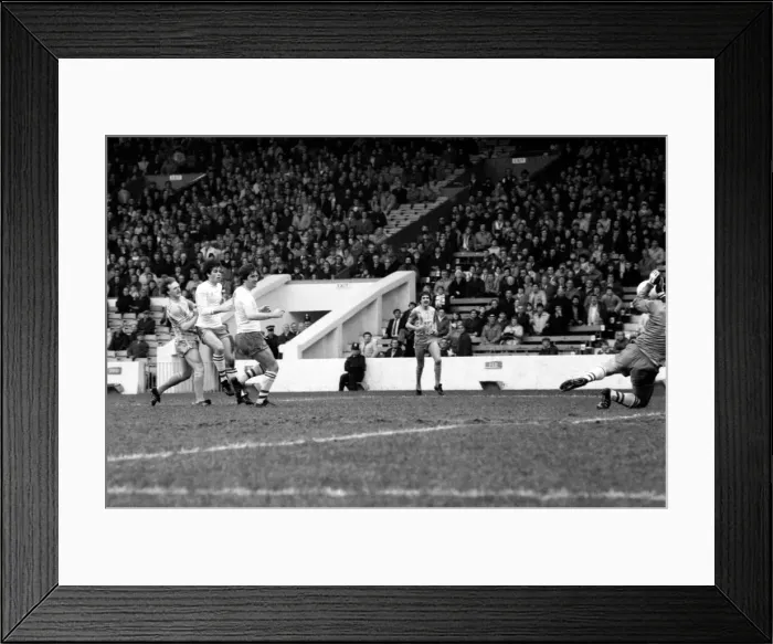 Framed Print : English League Division Two match at Maine Road. Manchester City 2 v Portsmouth 1 Framed Print : English League Division Two match at Maine Road. Manchester City 2 v Portsmouth 1