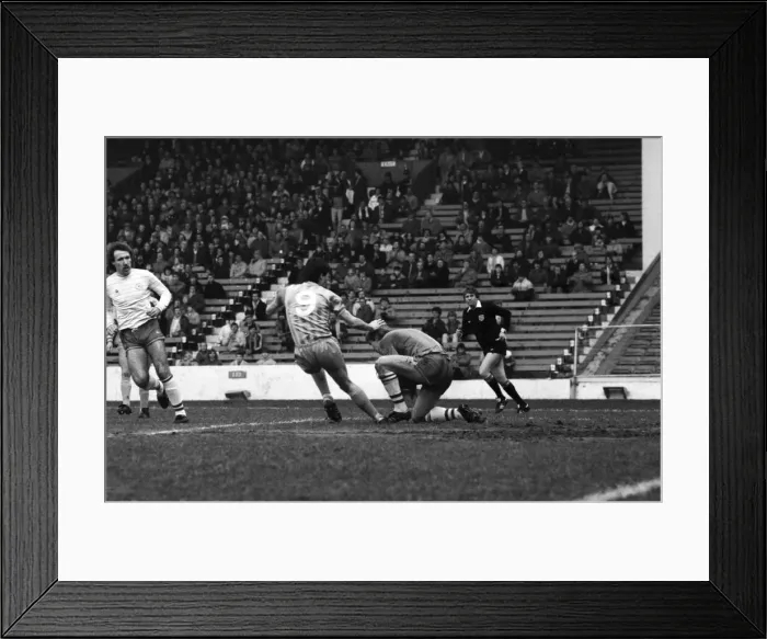 Framed Print : English League Division Two match at Maine Road. Manchester City 2 v Portsmouth 1