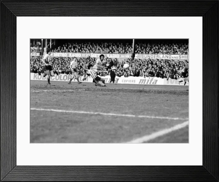 Framed Print : English League Division match at Roker Park. Sunderland 0 v Liverpool 0. February 1984 Framed Print : English League Division match at Roker Park. Sunderland 0 v Liverpool 0. February 1984