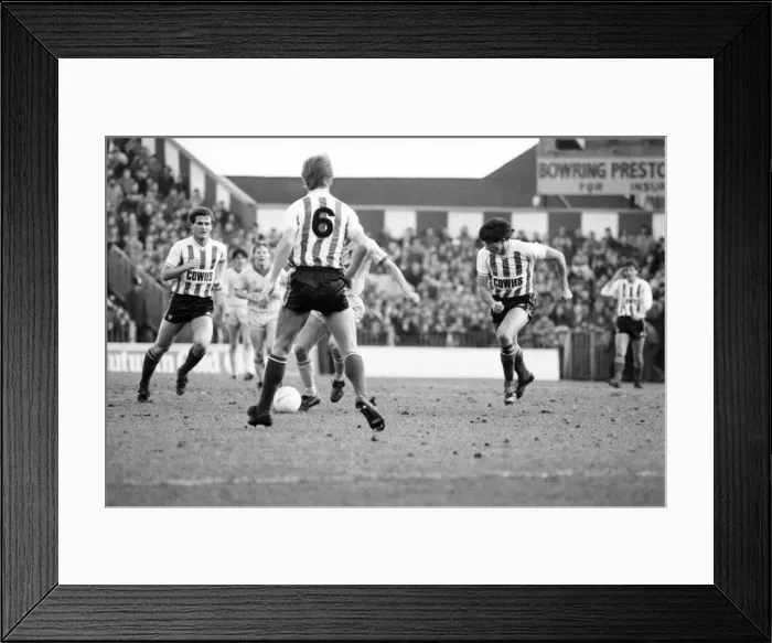 Framed Print : English League Division match at Roker Park. Sunderland 0 v Liverpool 0. February 1984 Framed Print : English League Division match at Roker Park. Sunderland 0 v Liverpool 0. February 1984