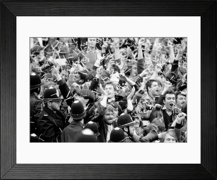 Framed Print : English FA Cup match at Vicarage Road. Watford 1 v Arsenal 2 Framed Print : English FA Cup match at Vicarage Road. Watford 1 v Arsenal 2