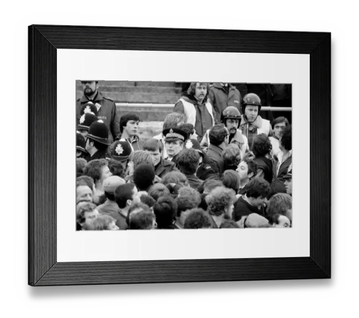 Framed Print : English FA Cup match at Vicarage Road. Watford 1 v Arsenal 2 Framed Print : English FA Cup match at Vicarage Road. Watford 1 v Arsenal 2