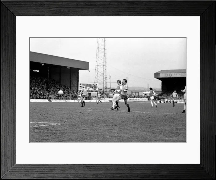 Framed Print : English FA Cup match at Vicarage Road. Watford 1 v Arsenal 2. March 1980 LF02-03-045 Framed Print : English FA Cup match at Vicarage Road. Watford 1 v Arsenal 2. March 1980 LF02-03-045