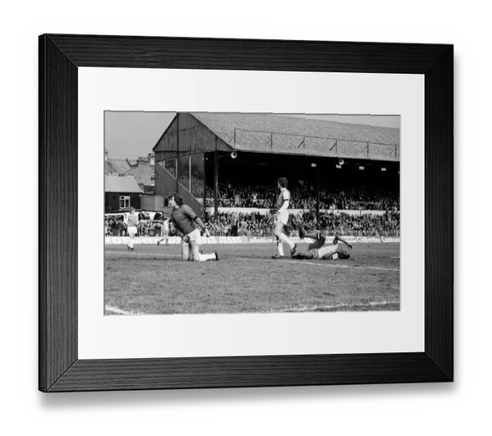 Framed Print : English FA Cup match at Vicarage Road. Watford 1 v Arsenal 2. March 1980 LF02-03-020 Framed Print : English FA Cup match at Vicarage Road. Watford 1 v Arsenal 2. March 1980 LF02-03-020
