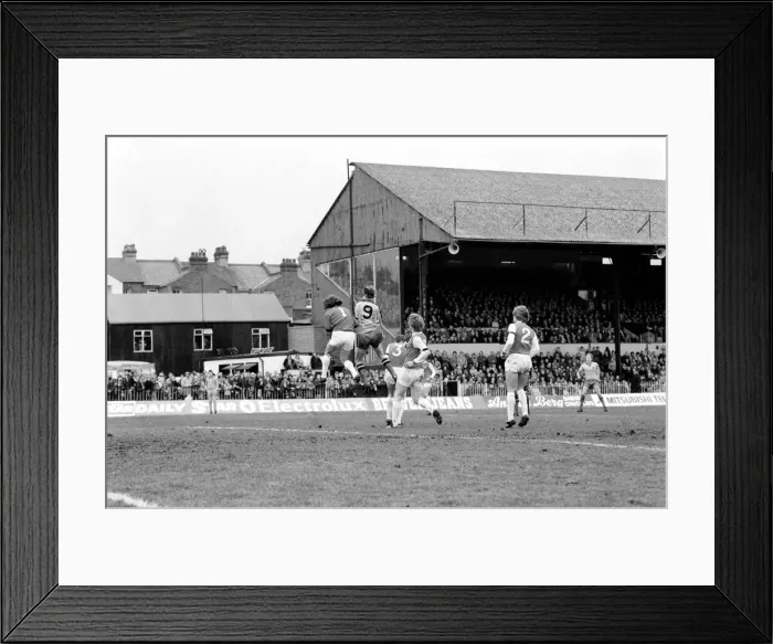 Framed Print : English FA Cup match at Vicarage Road. Watford 1 v Arsenal 2. March 1980 LF02-03-052 Framed Print : English FA Cup match at Vicarage Road. Watford 1 v Arsenal 2. March 1980 LF02-03-052