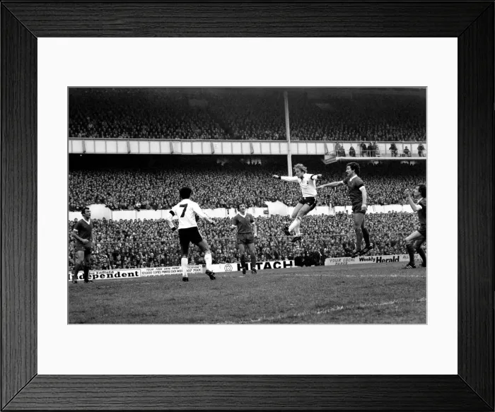 Framed Print : English FA Cup match at White Hart Lane. Tottenham Hotspur 0 v Liverpool 1 Framed Print : English FA Cup match at White Hart Lane. Tottenham Hotspur 0 v Liverpool 1