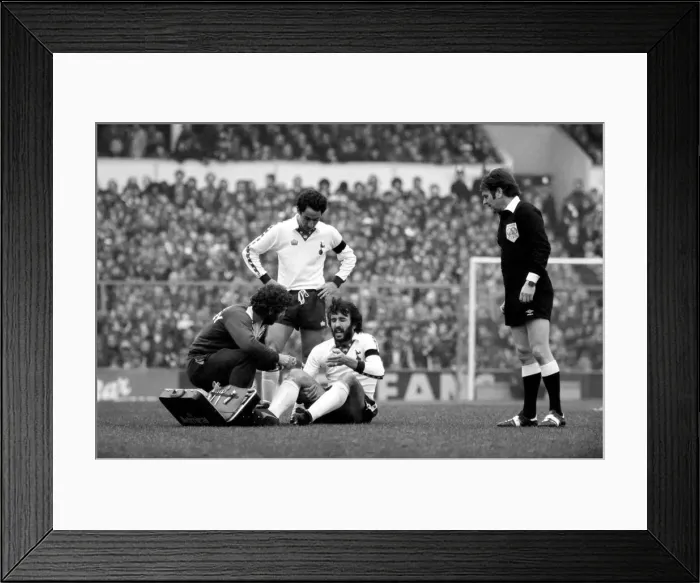 Framed Print : English FA Cup match at White Hart Lane. Tottenham Hotspur 0 v Liverpool 1