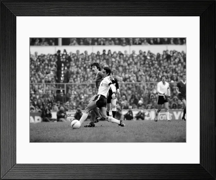 Framed Print : English FA Cup match at White Hart Lane. Tottenham Hotspur 0 v Liverpool 1 Framed Print : English FA Cup match at White Hart Lane. Tottenham Hotspur 0 v Liverpool 1