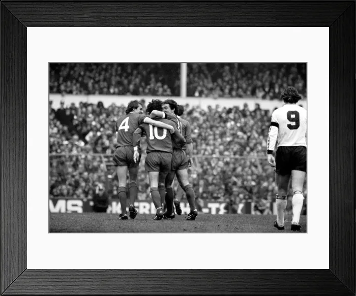 Framed Print : English FA Cup match at White Hart Lane. Tottenham Hotspur 0 v Liverpool 1 Framed Print : English FA Cup match at White Hart Lane. Tottenham Hotspur 0 v Liverpool 1