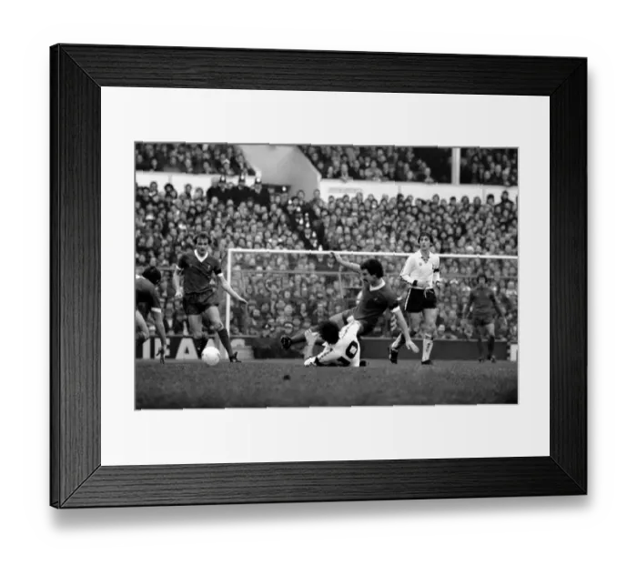 Framed Print : English FA Cup match at White Hart Lane. Tottenham Hotspur 0 v Liverpool 1