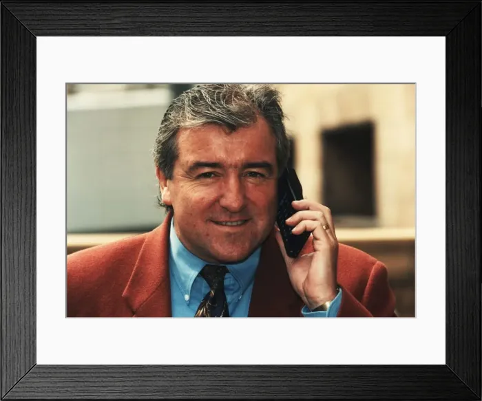 Framed Print : Terry Venables England footballl manager. May 1994 P000258 Framed Print : Terry Venables England footballl manager. May 1994 P000258