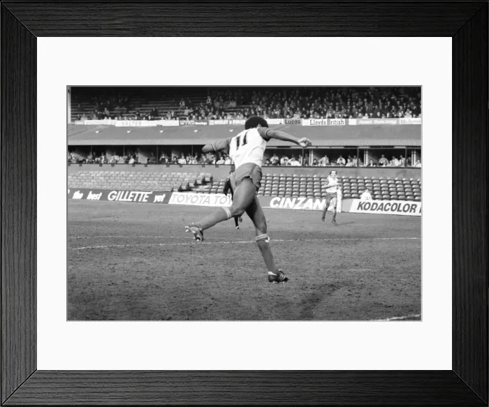 Framed Print : English League Division One match at The Hawthorns. West Bromwich Albion 3 v Stoke City 0 Framed Print : English League Division One match at The Hawthorns. West Bromwich Albion 3 v Stoke City 0