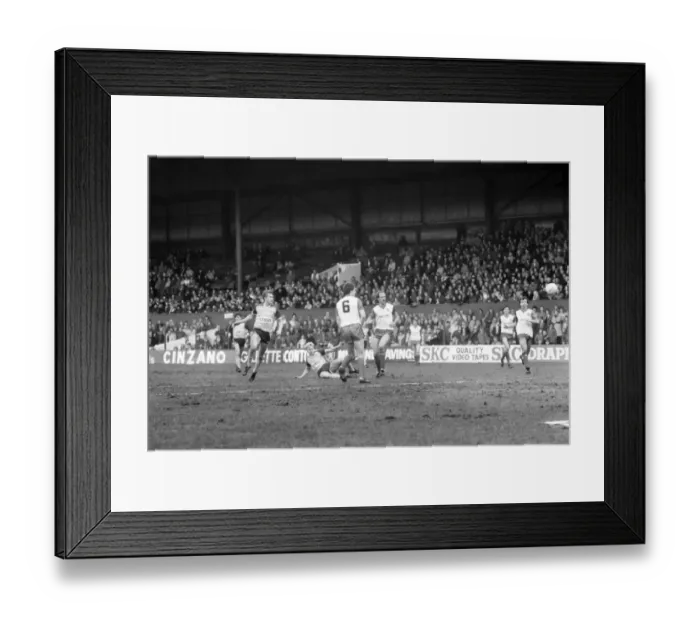 Framed Print : English League Division One match. Stoke City 2 v Sunderland 1. March 1984 MF15-02-015