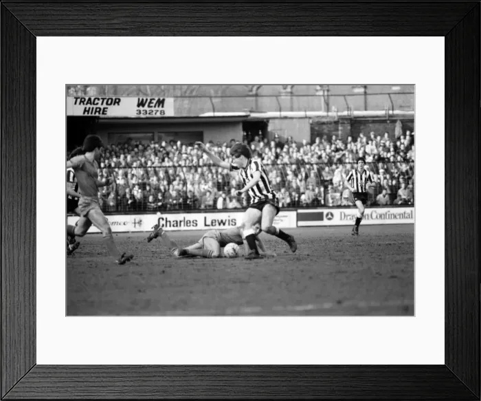 Framed Print : Shrewsbury 2 v. Newcastle 2. March 1984 MF14-26-018