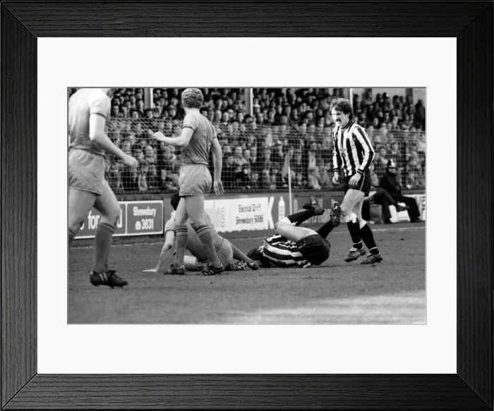 Framed Print : Shrewsbury 2 v. Newcastle 2. March 1984 MF14-26-030
