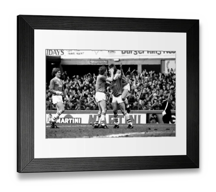 Framed Print : English League Division One match at Goodison Park. Everton 1 v Southampton 0 Framed Print : English League Division One match at Goodison Park. Everton 1 v Southampton 0