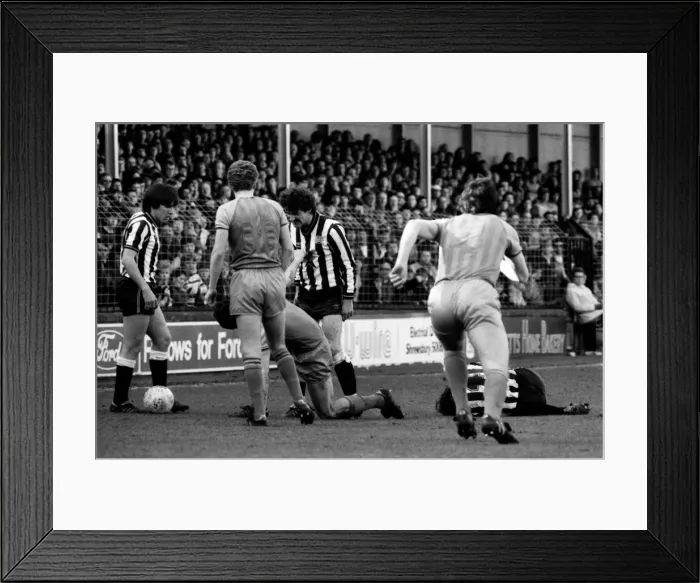 Framed Print : Shrewsbury 2 v. Newcastle 2. March 1984 MF14-26-036