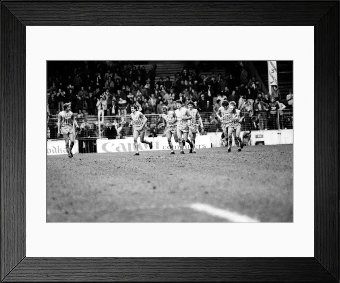 Framed Print : English League Division Two match at Maine Road. Manchester City 2 v Cardiff City 1