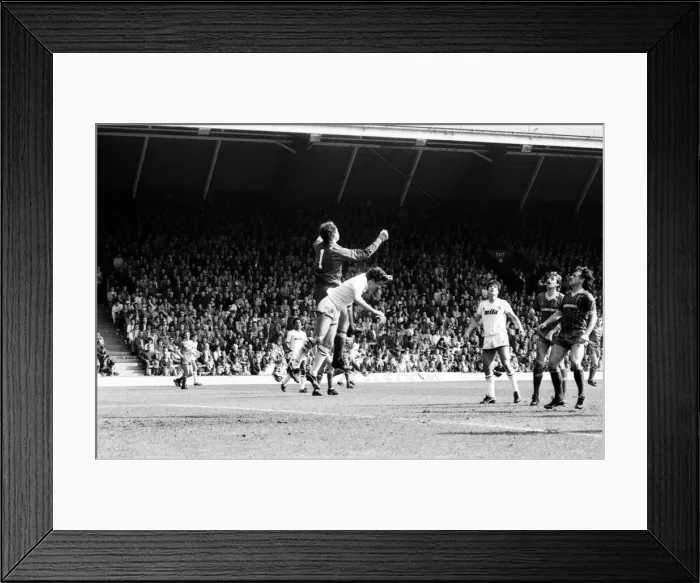Framed Print : Liverpool v. Aston Villa. May 1985 MF21-05-024 The final score was a two one Framed Print : Liverpool v. Aston Villa. May 1985 MF21-05-024 The final score was a two one