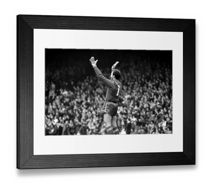 Framed Print : Liverpool v. Chelsea. May 1985 MF21-04-070 The final score was a four three Framed Print : Liverpool v. Chelsea. May 1985 MF21-04-070 The final score was a four three