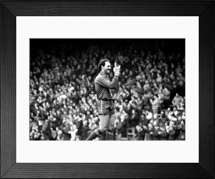 Framed Print : Liverpool v. Chelsea. May 1985 MF21-04-069 The final score was a four three Framed Print : Liverpool v. Chelsea. May 1985 MF21-04-069 The final score was a four three