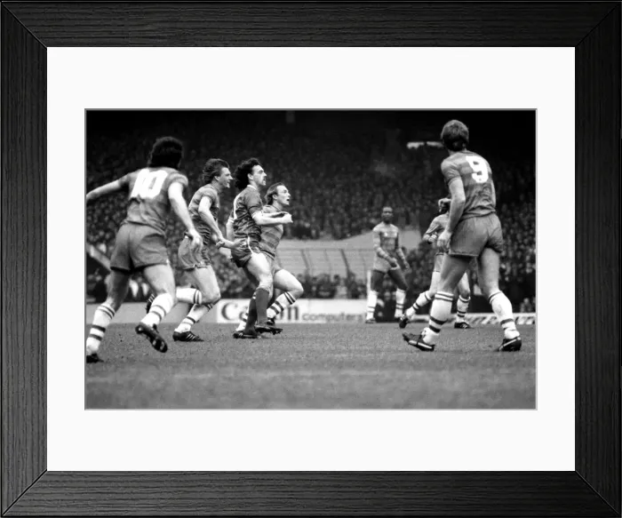 Framed Print : Liverpool v. Chelsea. May 1985 MF21-04-067 The final score was a four three