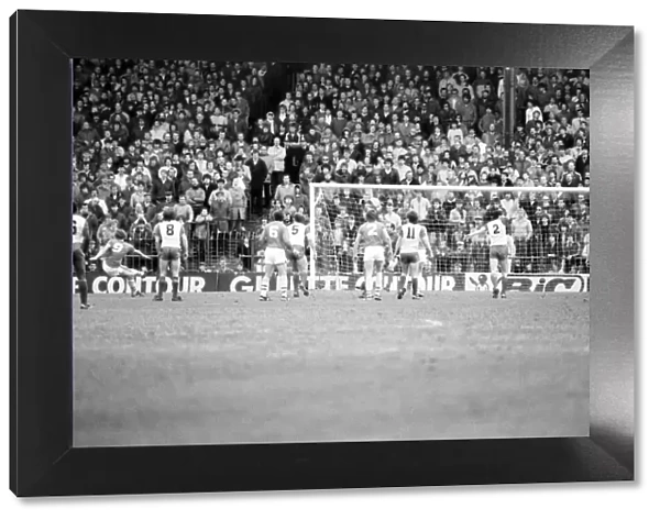 Stoke v. Everton. April 1985 MF21-51a-042 The final score was a two nil victory to