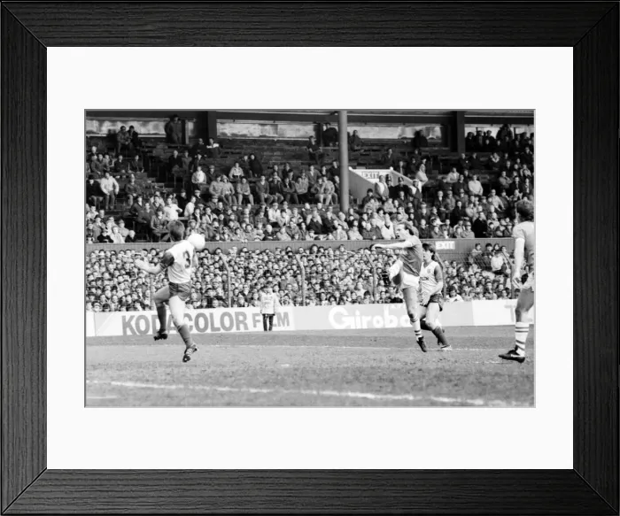Framed Print : Stoke v. Everton. April 1985 MF21-51a-003 The final score was a two nil victory to Framed Print : Stoke v. Everton. April 1985 MF21-51a-003 The final score was a two nil victory to