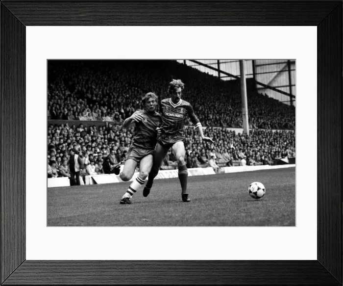 Framed Print : Liverpool v. Chelsea. May 1985 MF21-04-072 The final score was a four three Framed Print : Liverpool v. Chelsea. May 1985 MF21-04-072 The final score was a four three