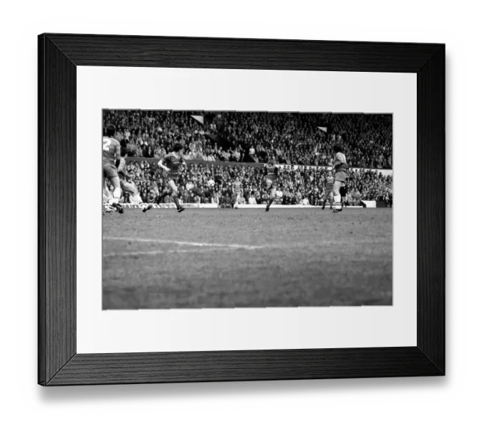 Framed Print : Liverpool v. Chelsea. May 1985 MF21-04-054 The final score was a four three Framed Print : Liverpool v. Chelsea. May 1985 MF21-04-054 The final score was a four three