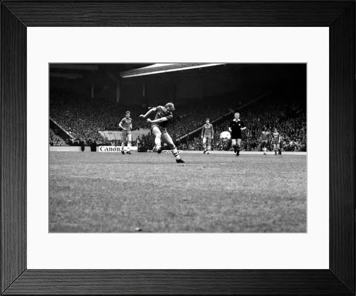 Framed Print : Liverpool v. Chelsea. May 1985 MF21-04-046 The final score was a four three Framed Print : Liverpool v. Chelsea. May 1985 MF21-04-046 The final score was a four three