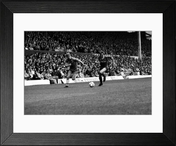 Framed Print : Liverpool v. Chelsea. May 1985 MF21-04-078 The final score was a four three Framed Print : Liverpool v. Chelsea. May 1985 MF21-04-078 The final score was a four three