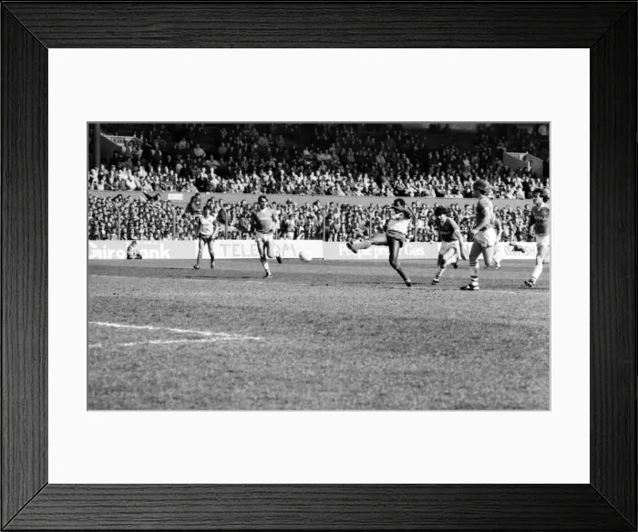 Framed Print : Stoke v. Everton. April 1985 MF21-51a-063 The final score was a two nil victory to Framed Print : Stoke v. Everton. April 1985 MF21-51a-063 The final score was a two nil victory to