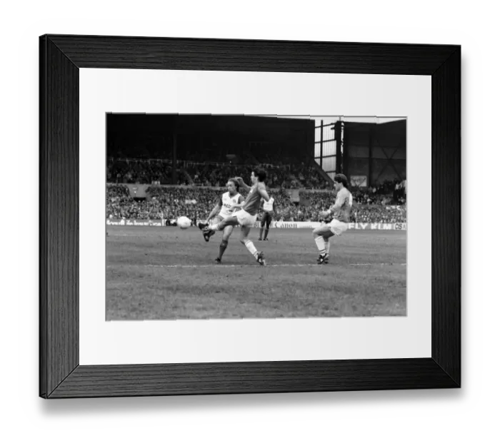 Framed Print : Stoke v. Everton. April 1985 MF21-51a-058 The final score was a two nil victory to Framed Print : Stoke v. Everton. April 1985 MF21-51a-058 The final score was a two nil victory to